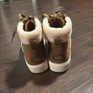 UGG Brown Boots with Sheepskin Lining